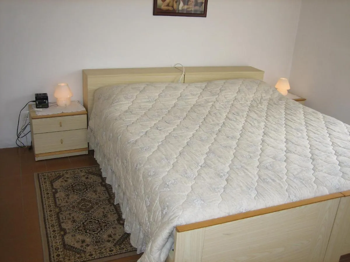 Apartment In Lazise/Gardasee 21949  Λατζίζε